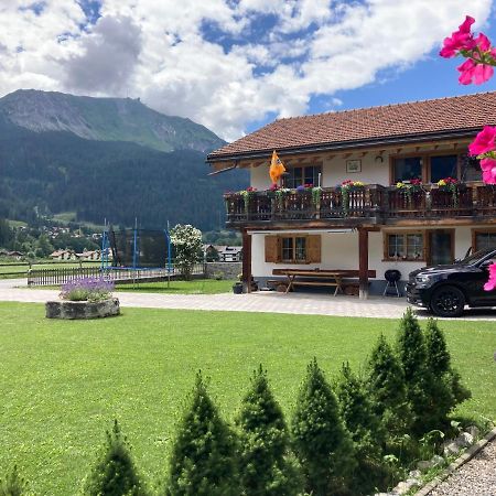 Ferienwohnung Uf Z'Enisch Klosters Exterior foto