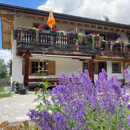 Ferienwohnung Uf Z'Enisch Klosters Exterior foto