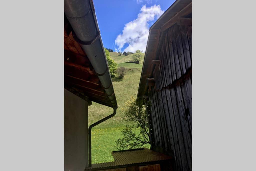 Ferienwohnung Uf Z'Enisch Klosters Exterior foto