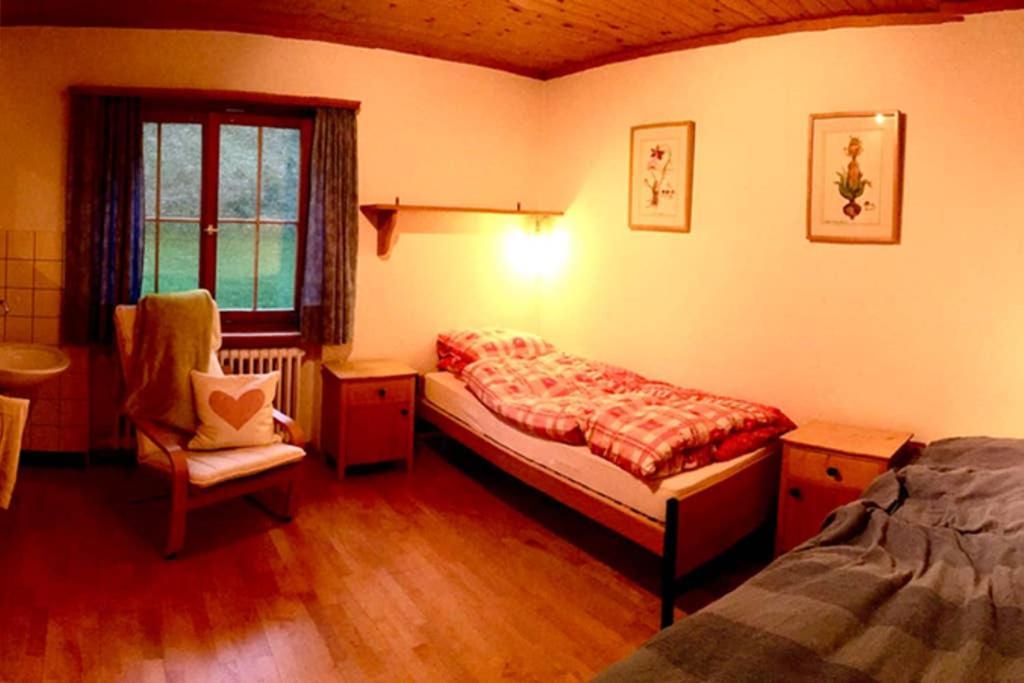 Ferienwohnung Uf Z'Enisch Klosters Exterior foto