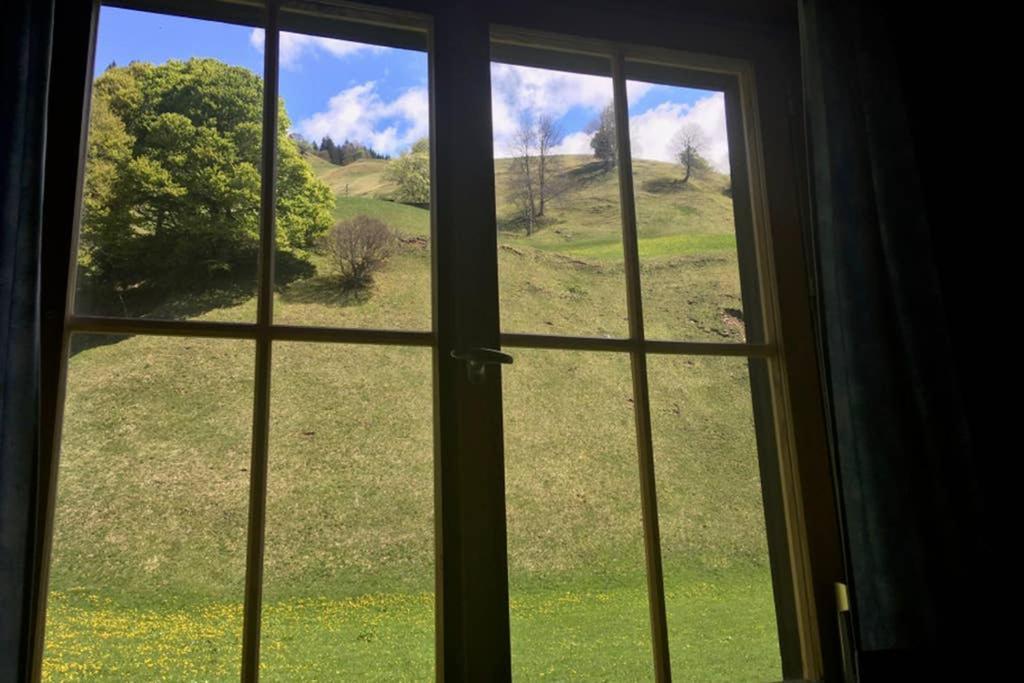 Ferienwohnung Uf Z'Enisch Klosters Exterior foto
