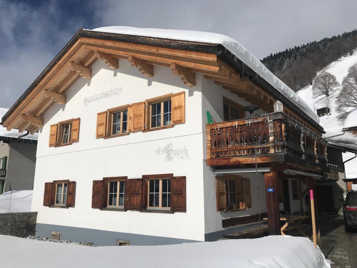 Ferienwohnung Uf Z'Enisch Klosters Exterior foto