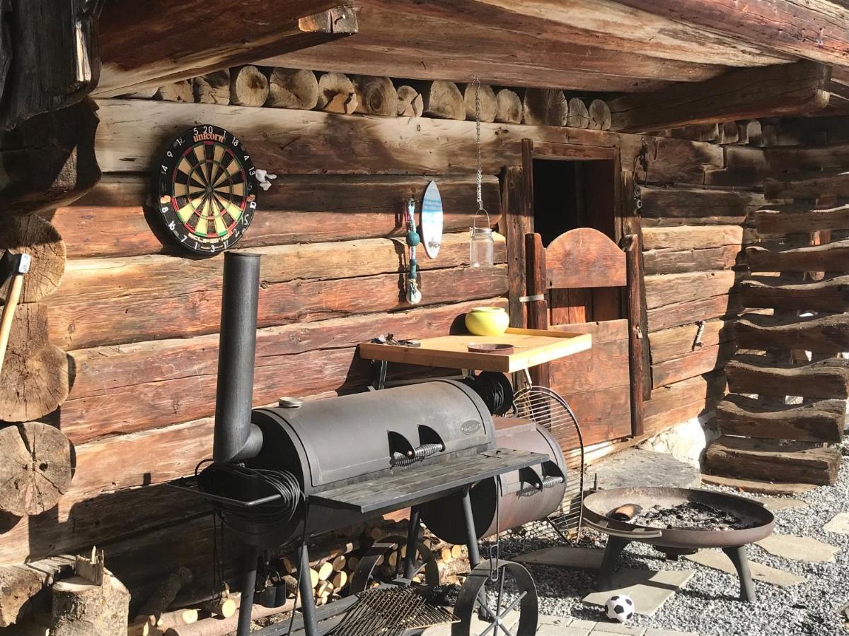 Ferienwohnung Uf Z'Enisch Klosters Exterior foto