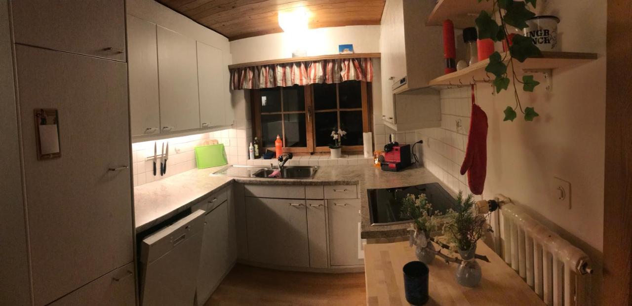 Ferienwohnung Uf Z'Enisch Klosters Exterior foto