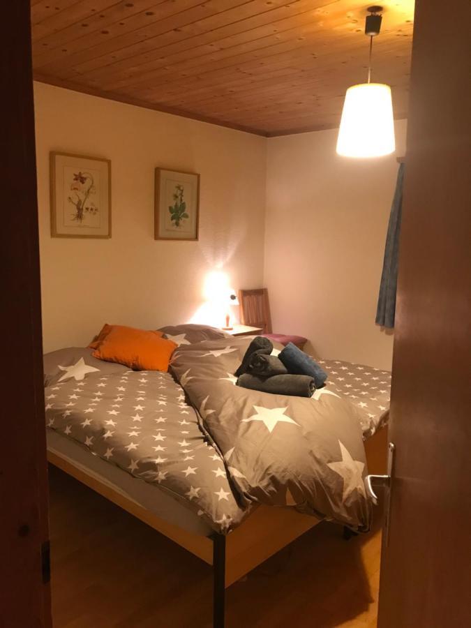 Ferienwohnung Uf Z'Enisch Klosters Exterior foto