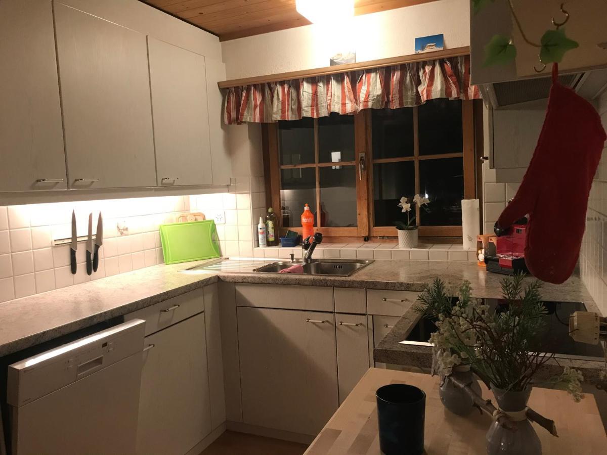 Ferienwohnung Uf Z'Enisch Klosters Exterior foto