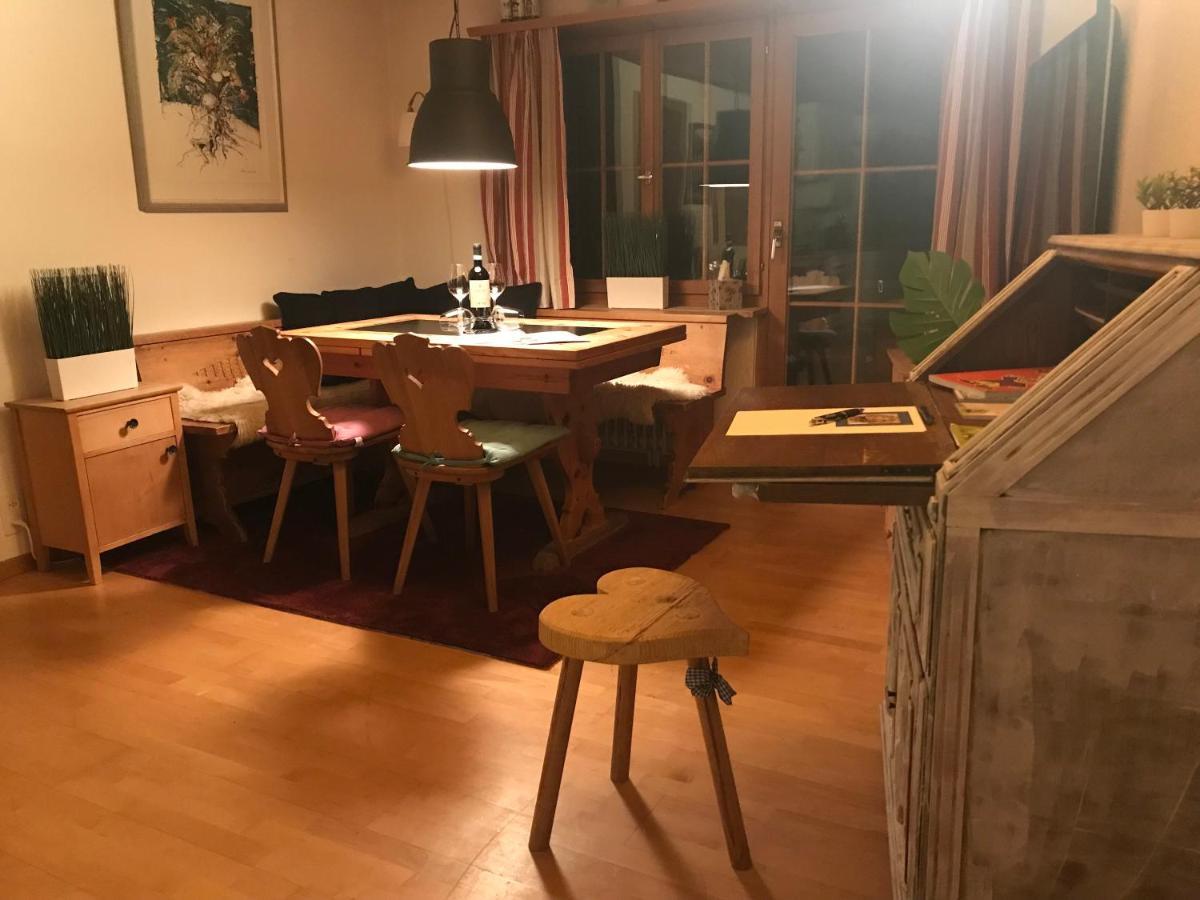 Ferienwohnung Uf Z'Enisch Klosters Exterior foto