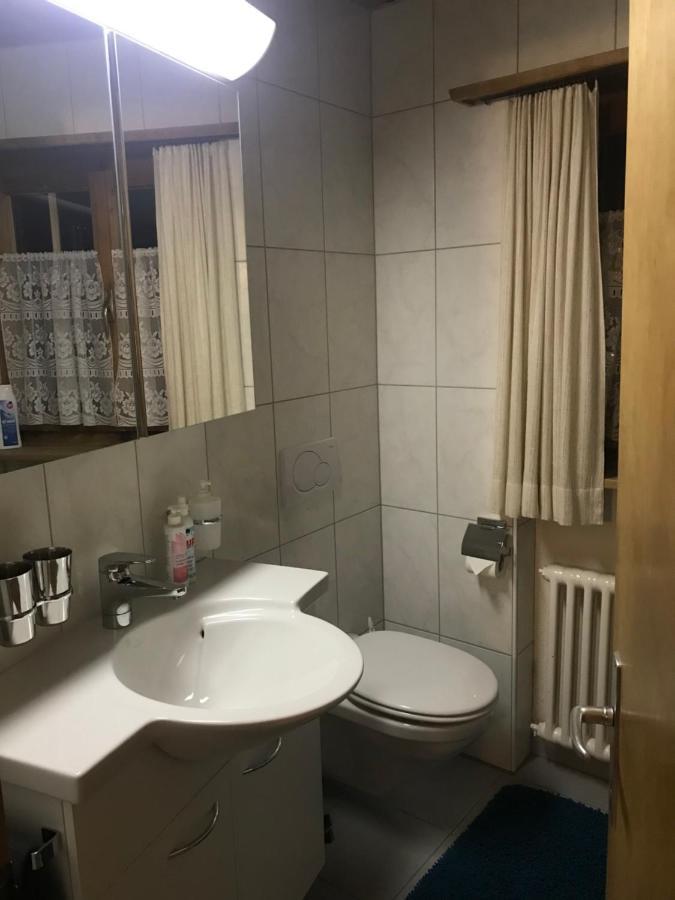 Ferienwohnung Uf Z'Enisch Klosters Exterior foto