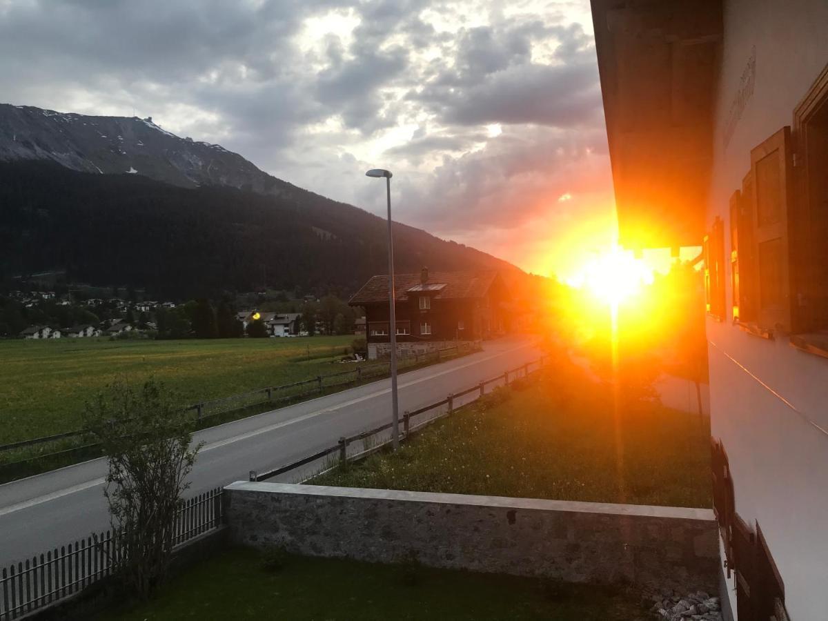 Ferienwohnung Uf Z'Enisch Klosters Exterior foto