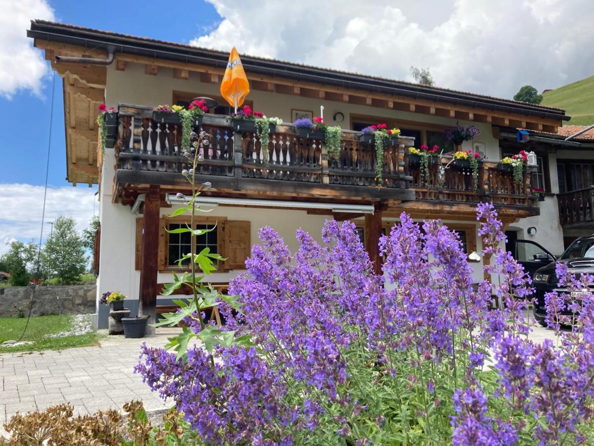 Ferienwohnung Uf Z'Enisch Klosters Exterior foto