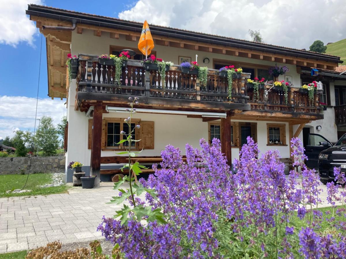 Ferienwohnung Uf Z'Enisch Klosters Exterior foto